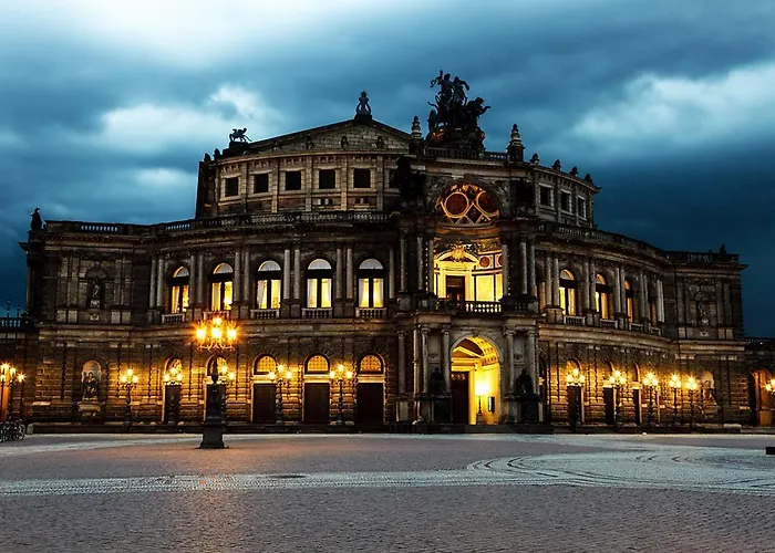 Ankommen Und Wohlfuehlen! 124 Qm In Altstadt-naehe ドレスデン